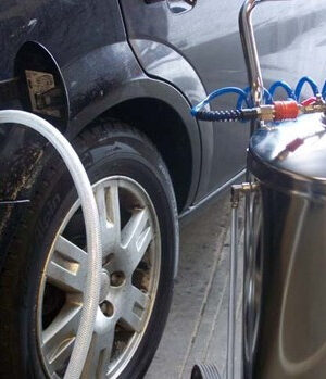 Alternative view of Kraftstoffabsauggerät fahrbar, mit Zubehör